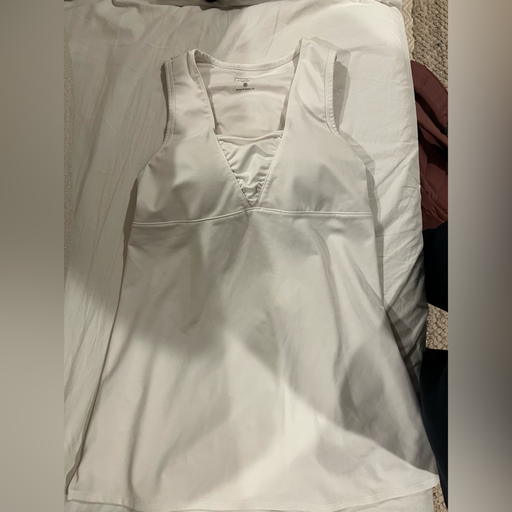 Athleta tank top with built in bra 34D